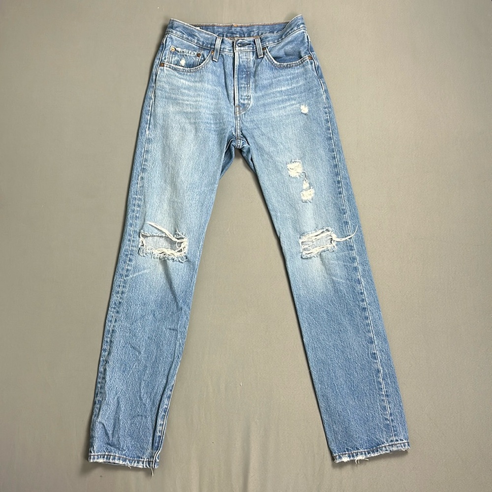Levi’s - High Waisted straight leg jeans